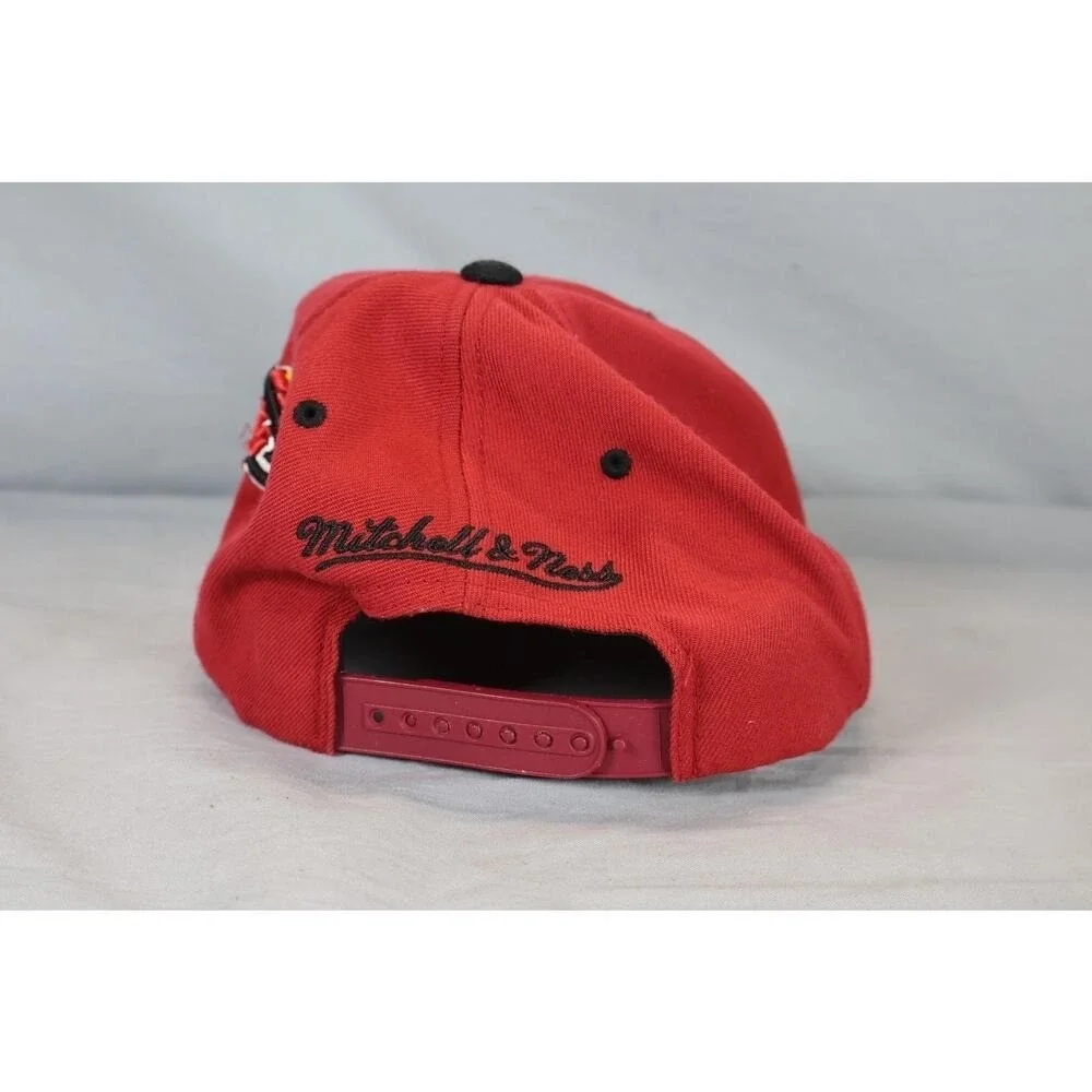 Vintage Miami Heat Snapback Hat 90s NBA Mitchell & Ness Red Black Cap Basketball